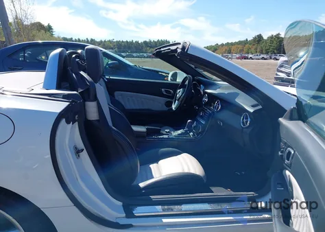 2014 Mercedes-Benz Slk 250 z USA, uszkodzony, nr VIN WDDPK4HA9EF087839